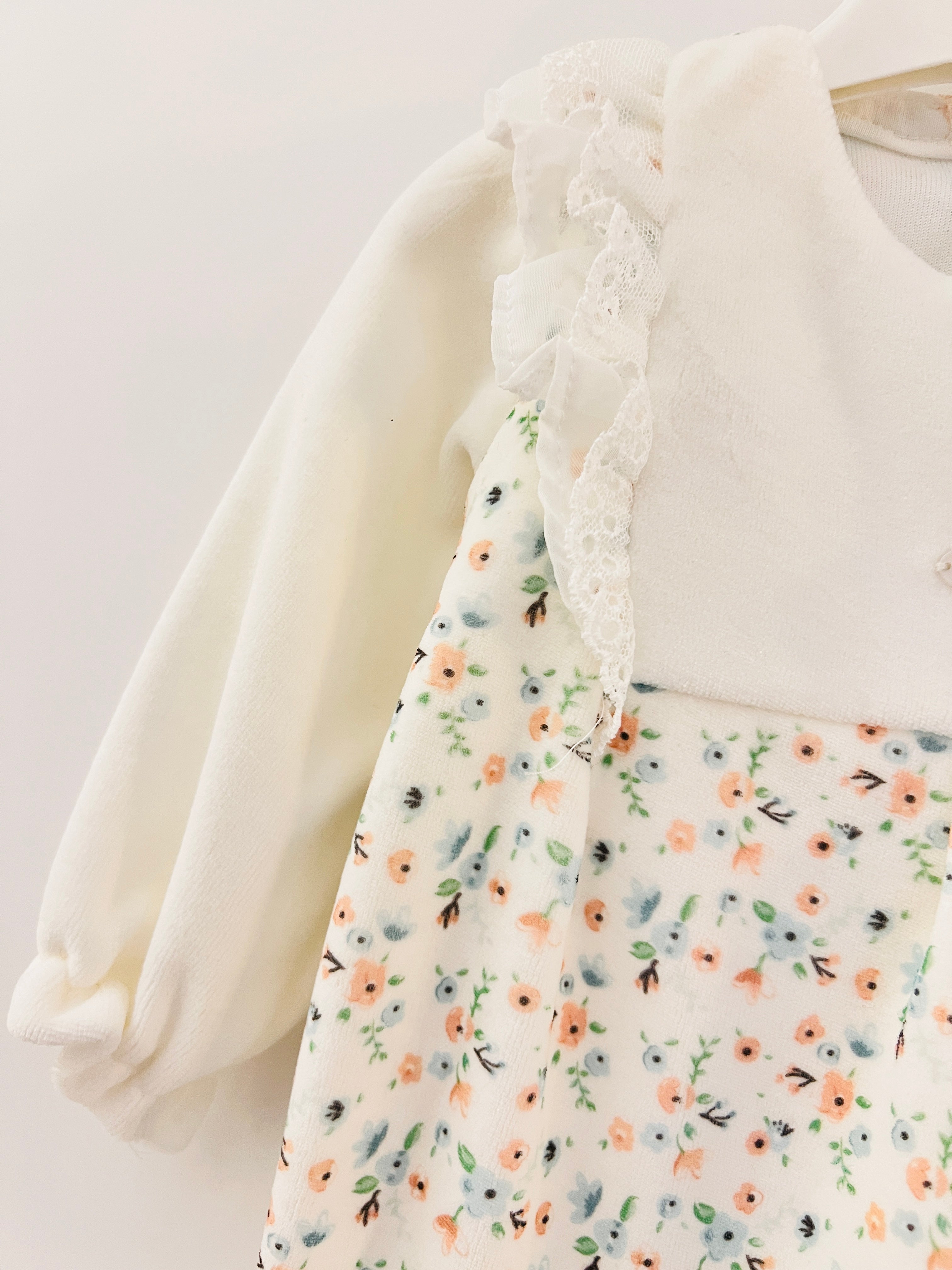 White & Flower Velvet Footed Overall