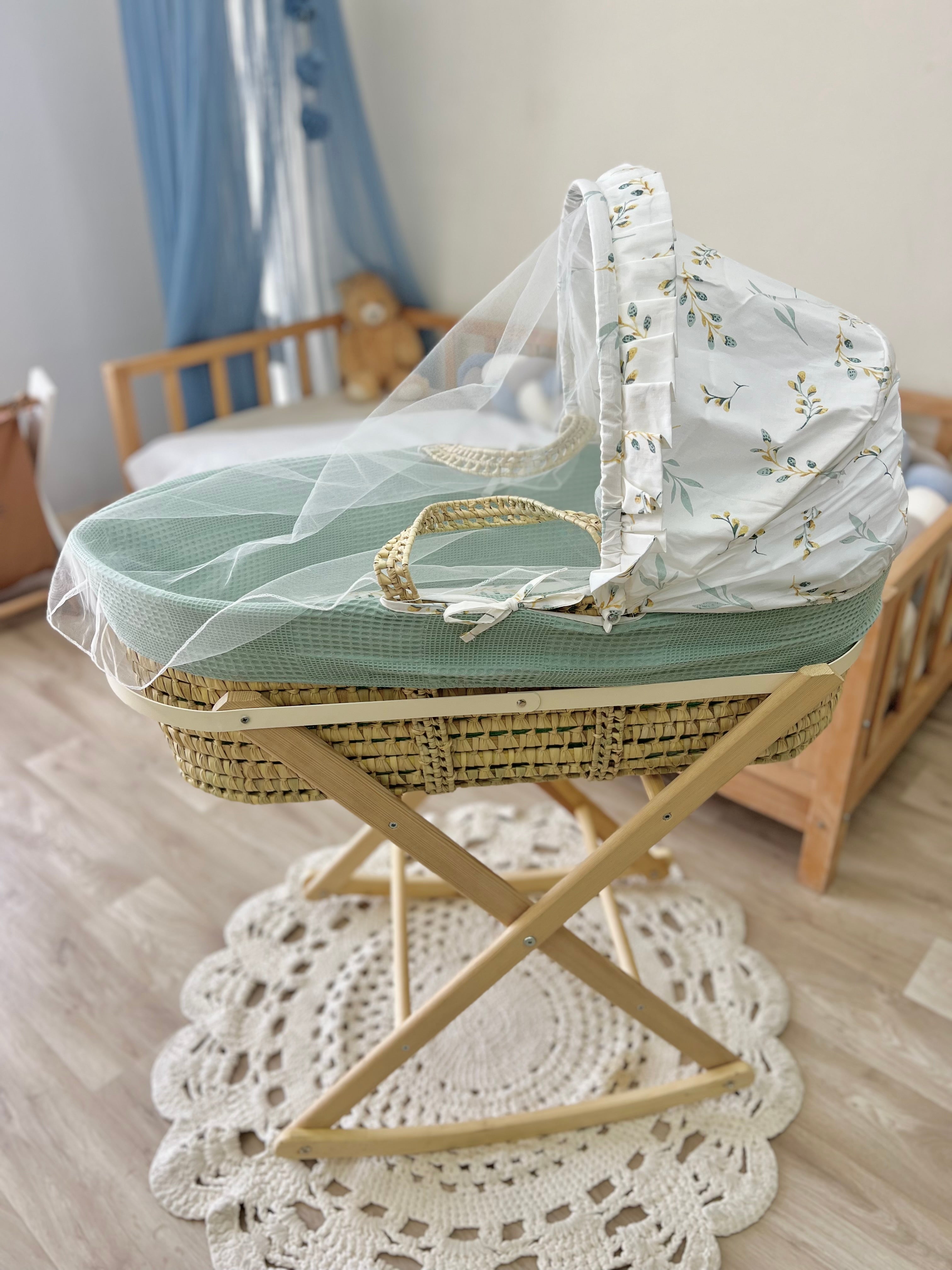 Wicker Moses Basket with Rocking Stand
