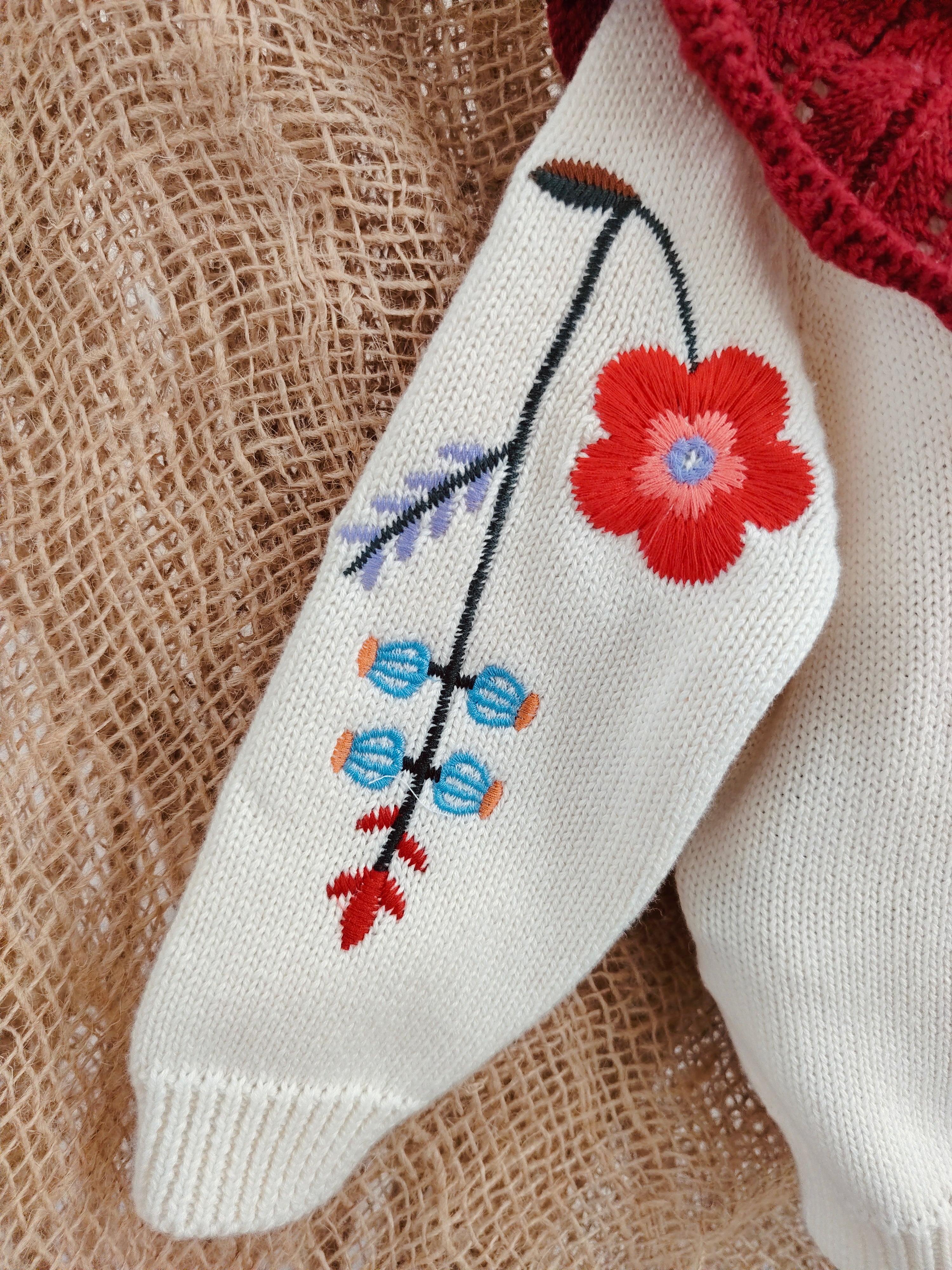 Red & Beige Ruffle Flower 2 Pcs Set