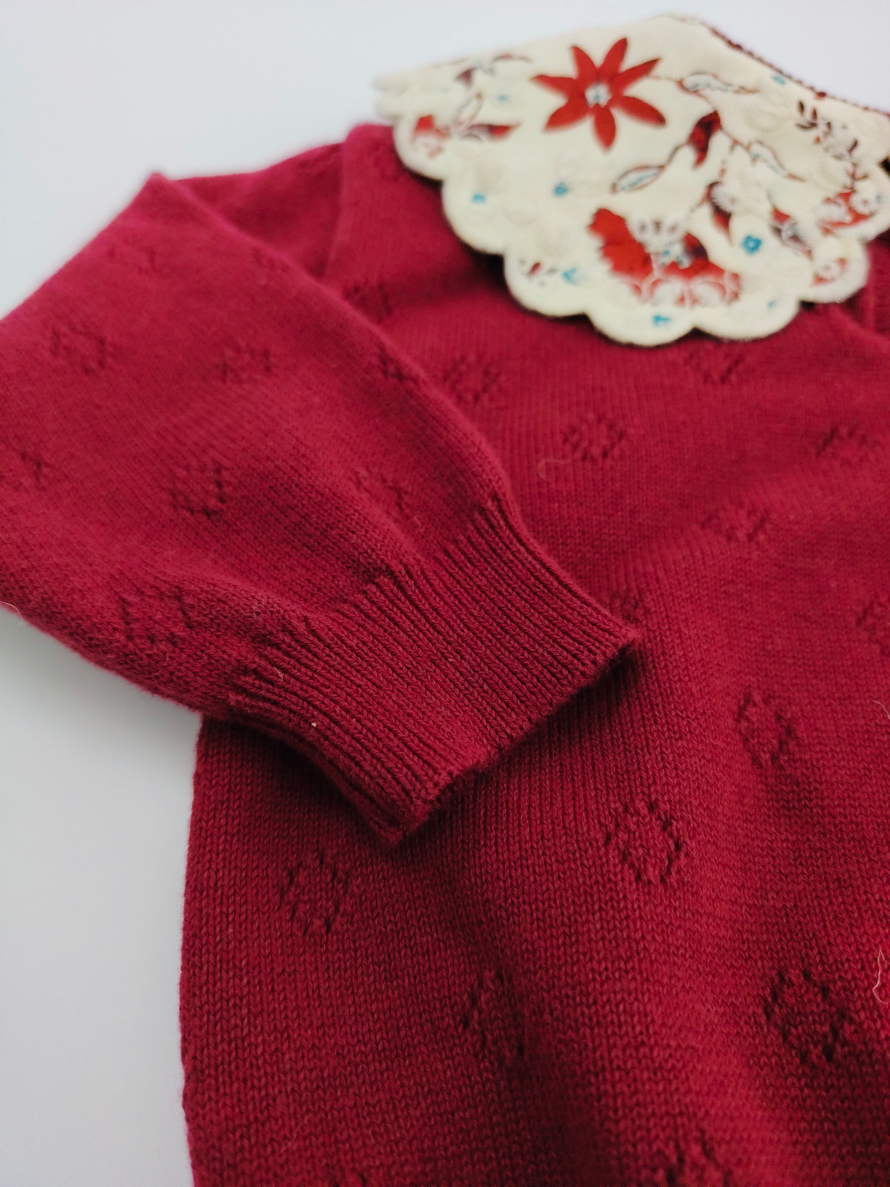 Red & Flower Collar Sweatshirt