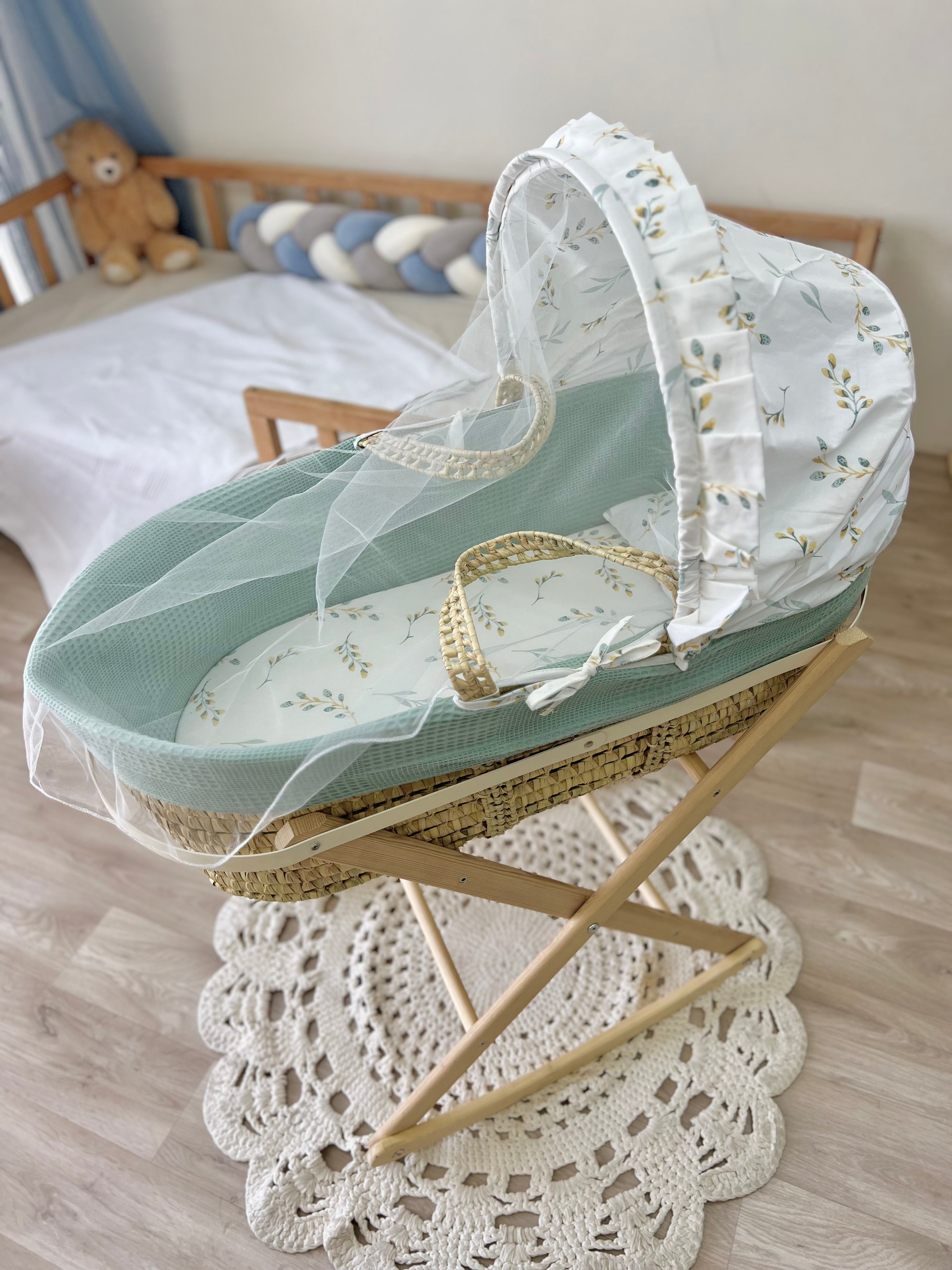 Wicker Moses Basket with Rocking Stand
