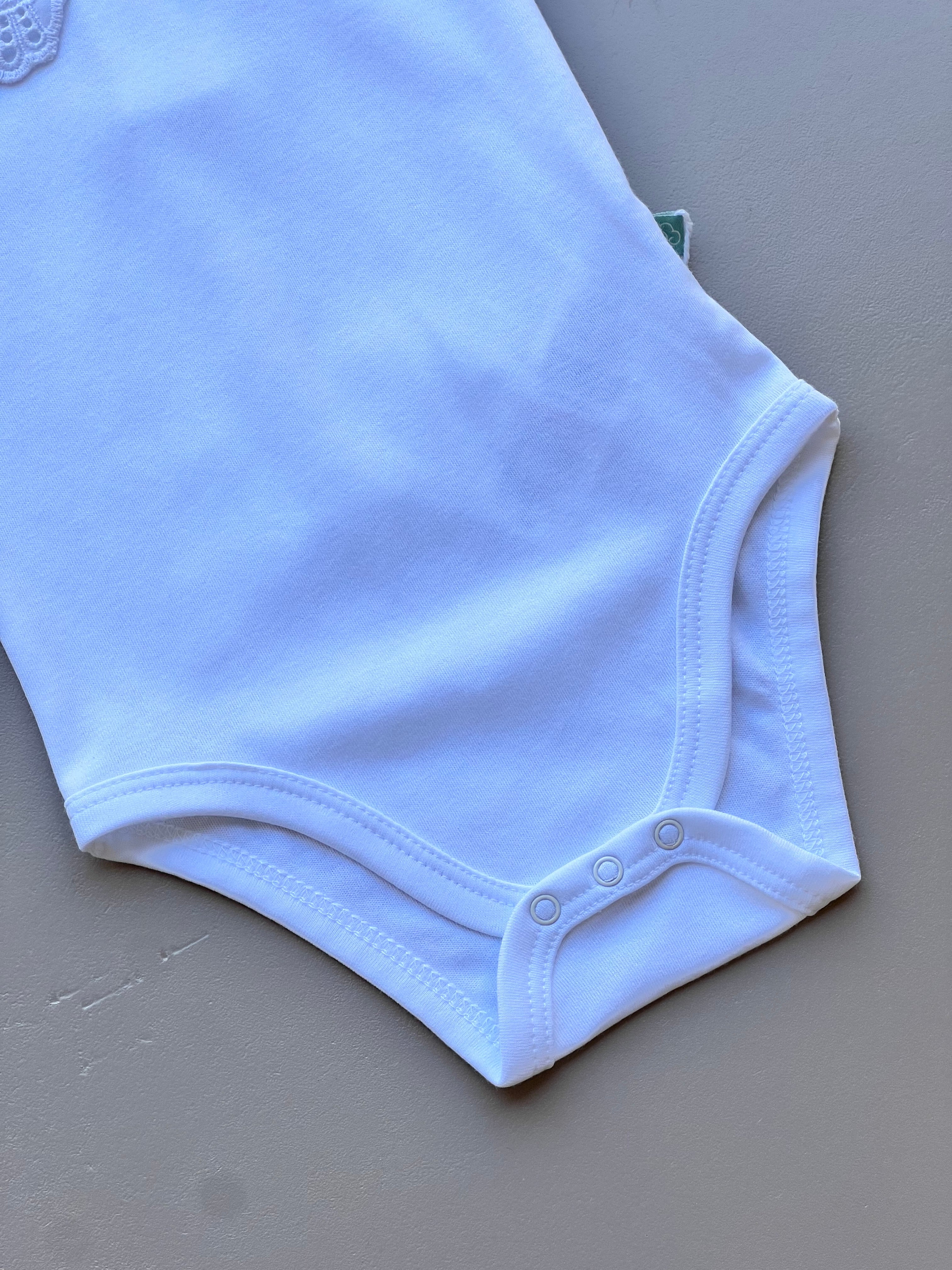 White GOTS™ Certified Organic Cotton Dentelle Collar Body short sleeves