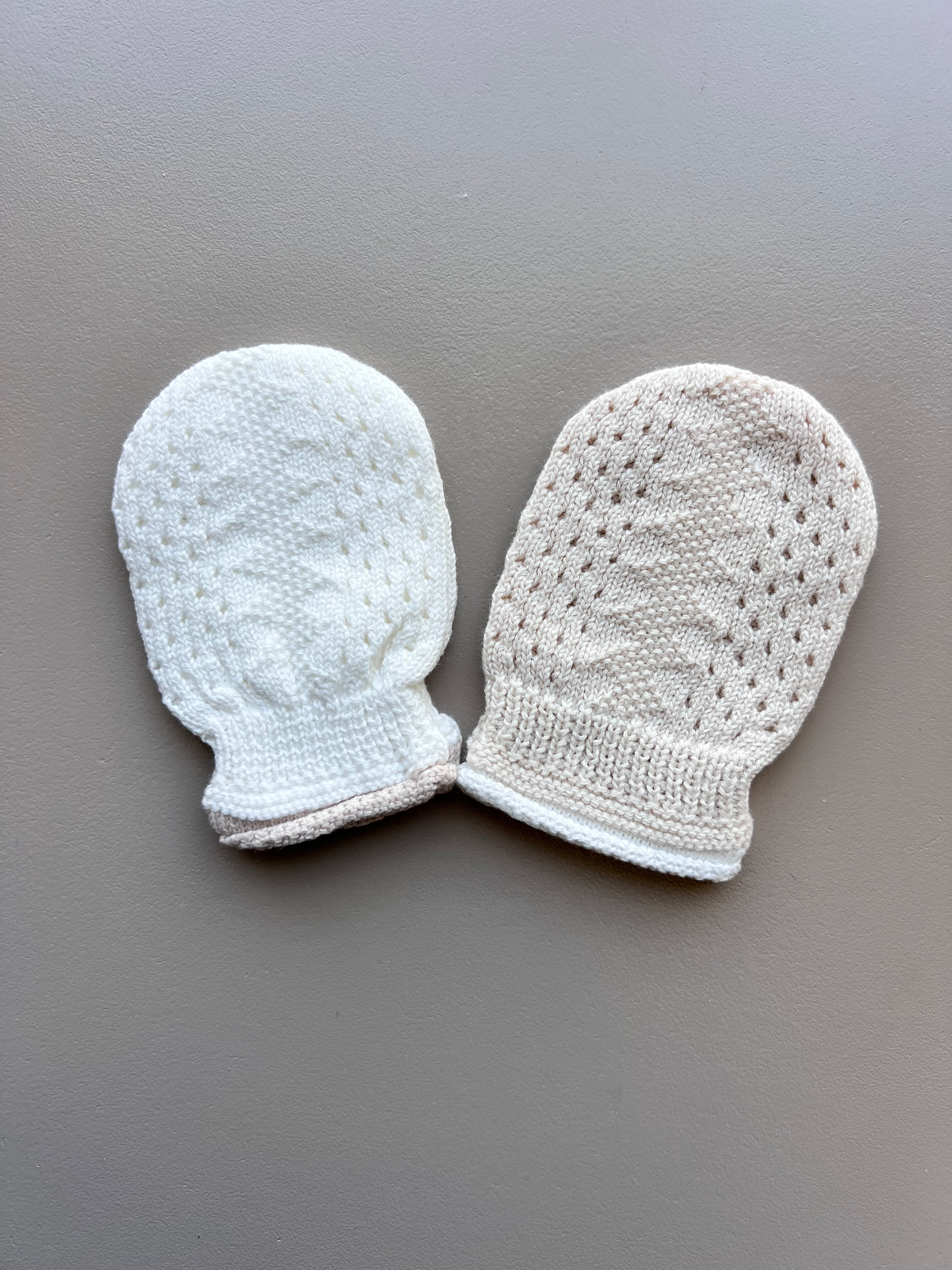 Light Beige & Off White Mitten Pack of 2 Pairs