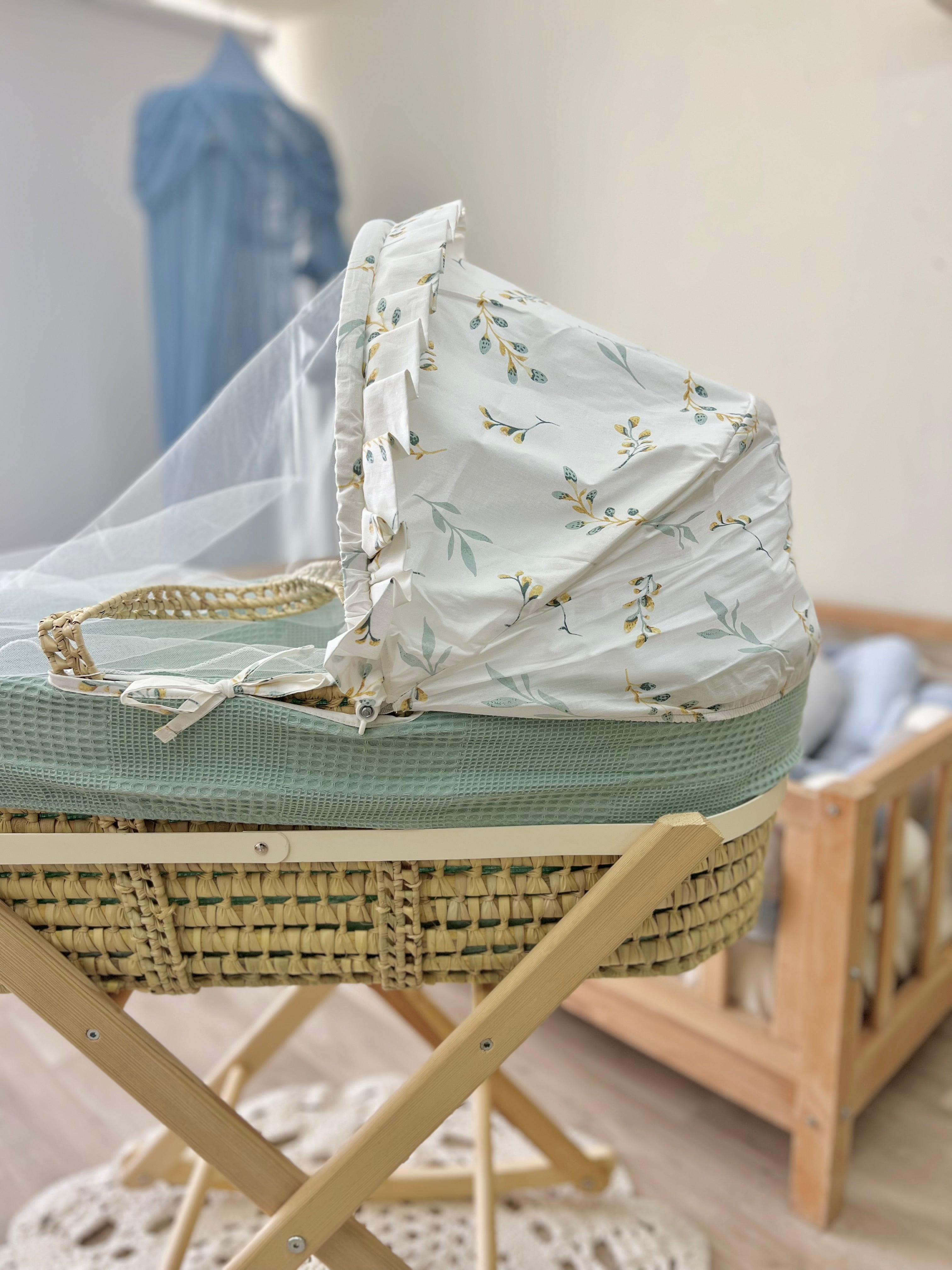 Wicker Moses Basket with Rocking Stand