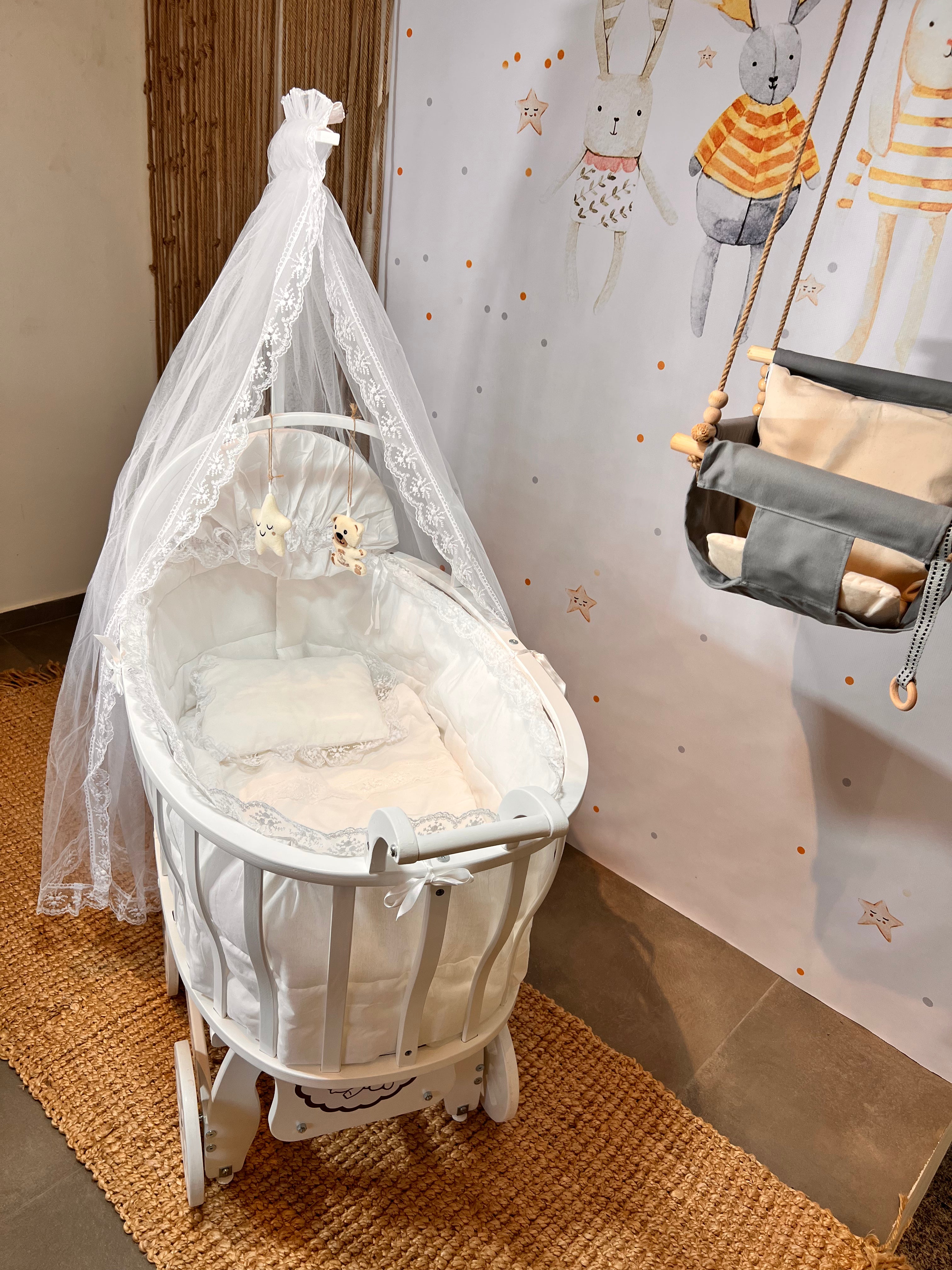 Imperial White Wooden Bassinet - La Farandole Paris