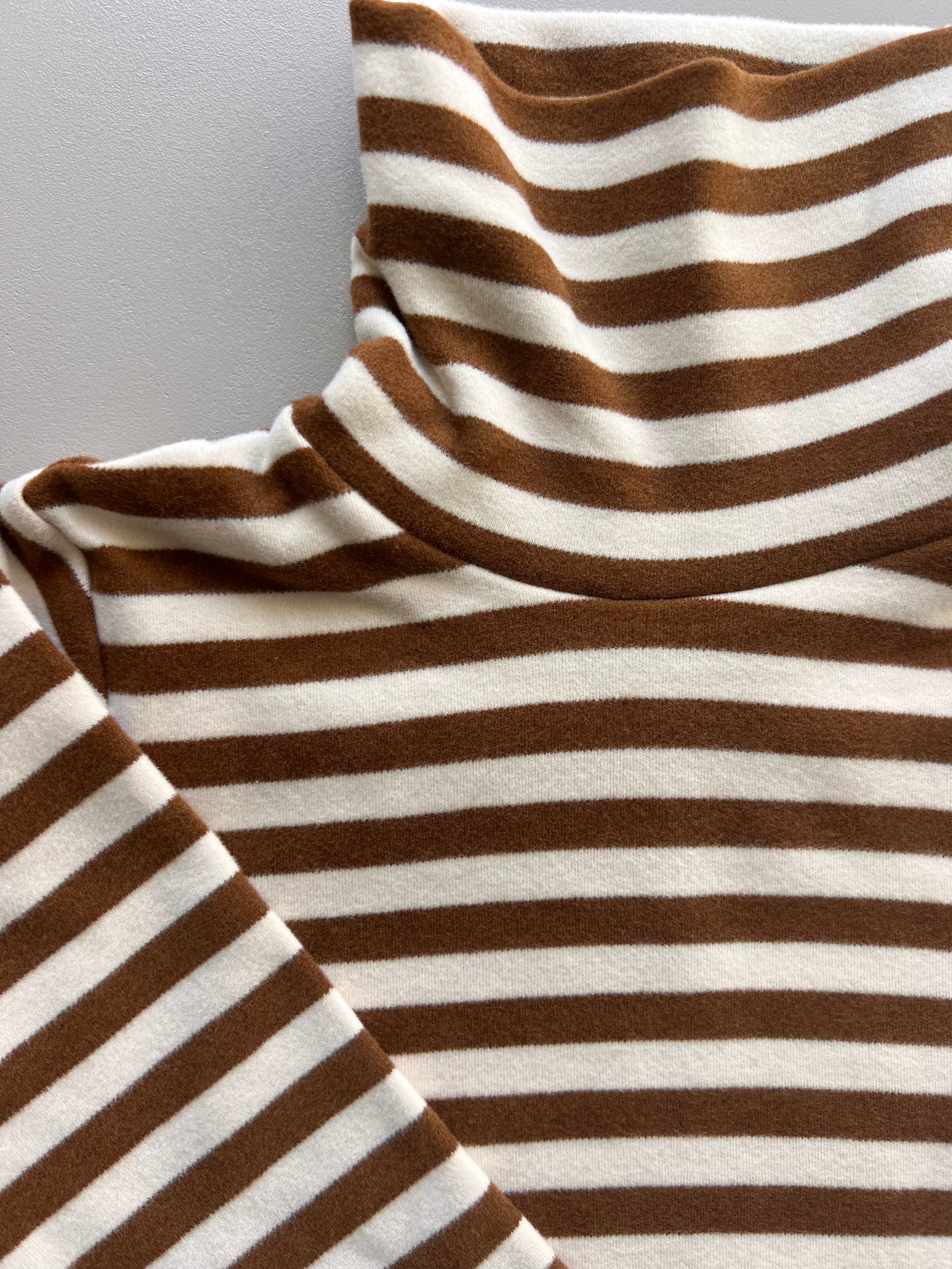 Stripped Turtle Neck Velvet Sweatshirt