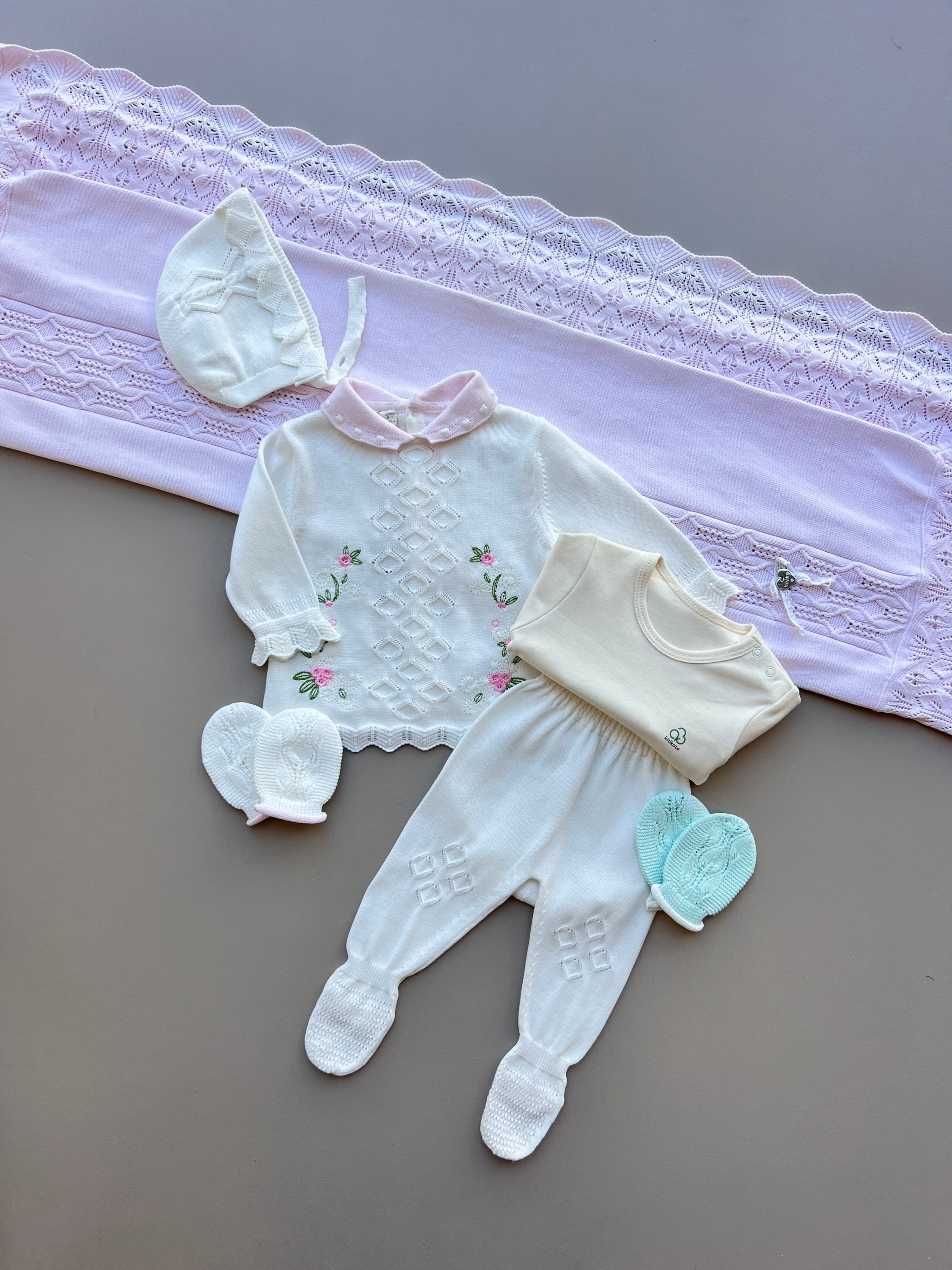White And Pink Embroidered Organic Cotton Hospital Set 7 Pcs