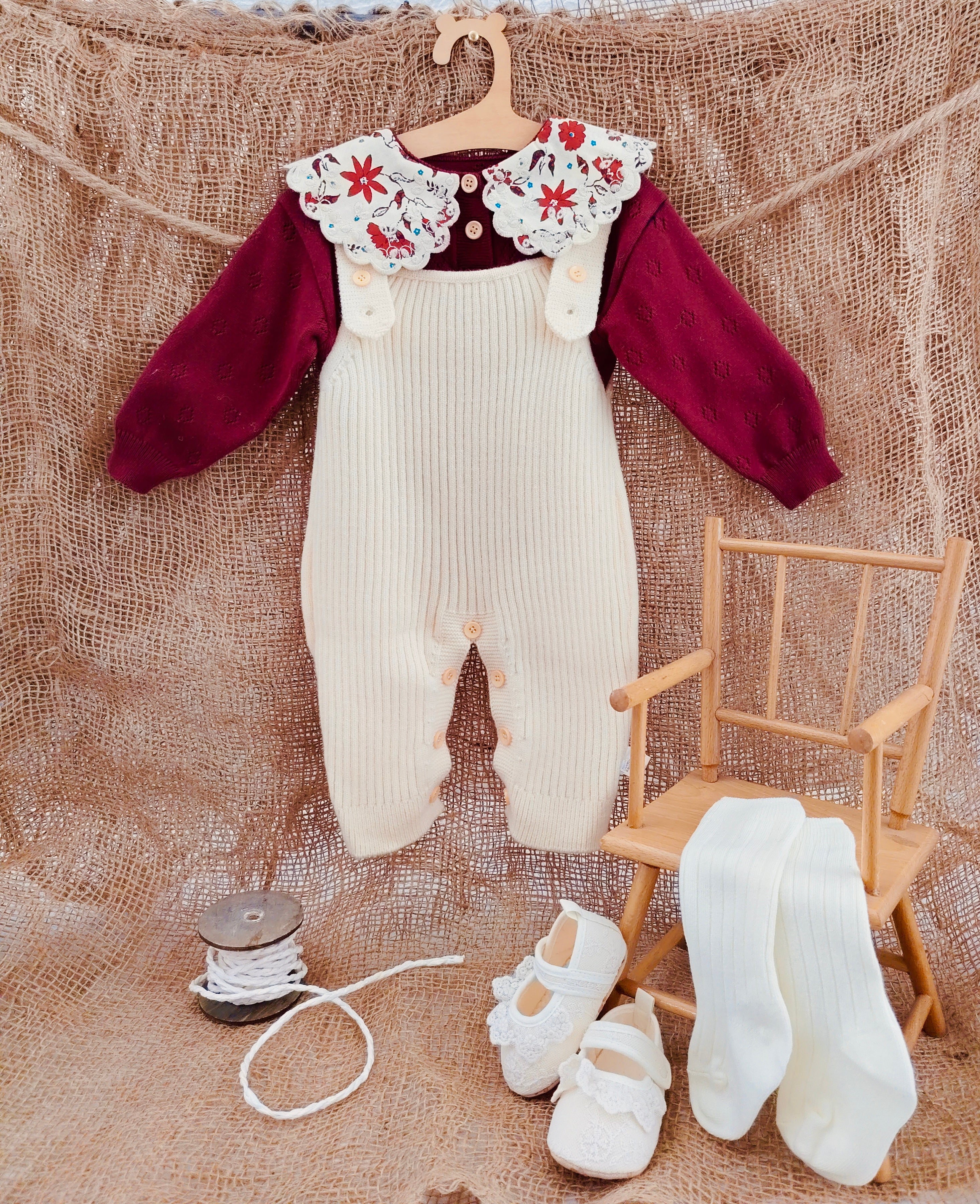 Red & Flower Collar Sweatshirt