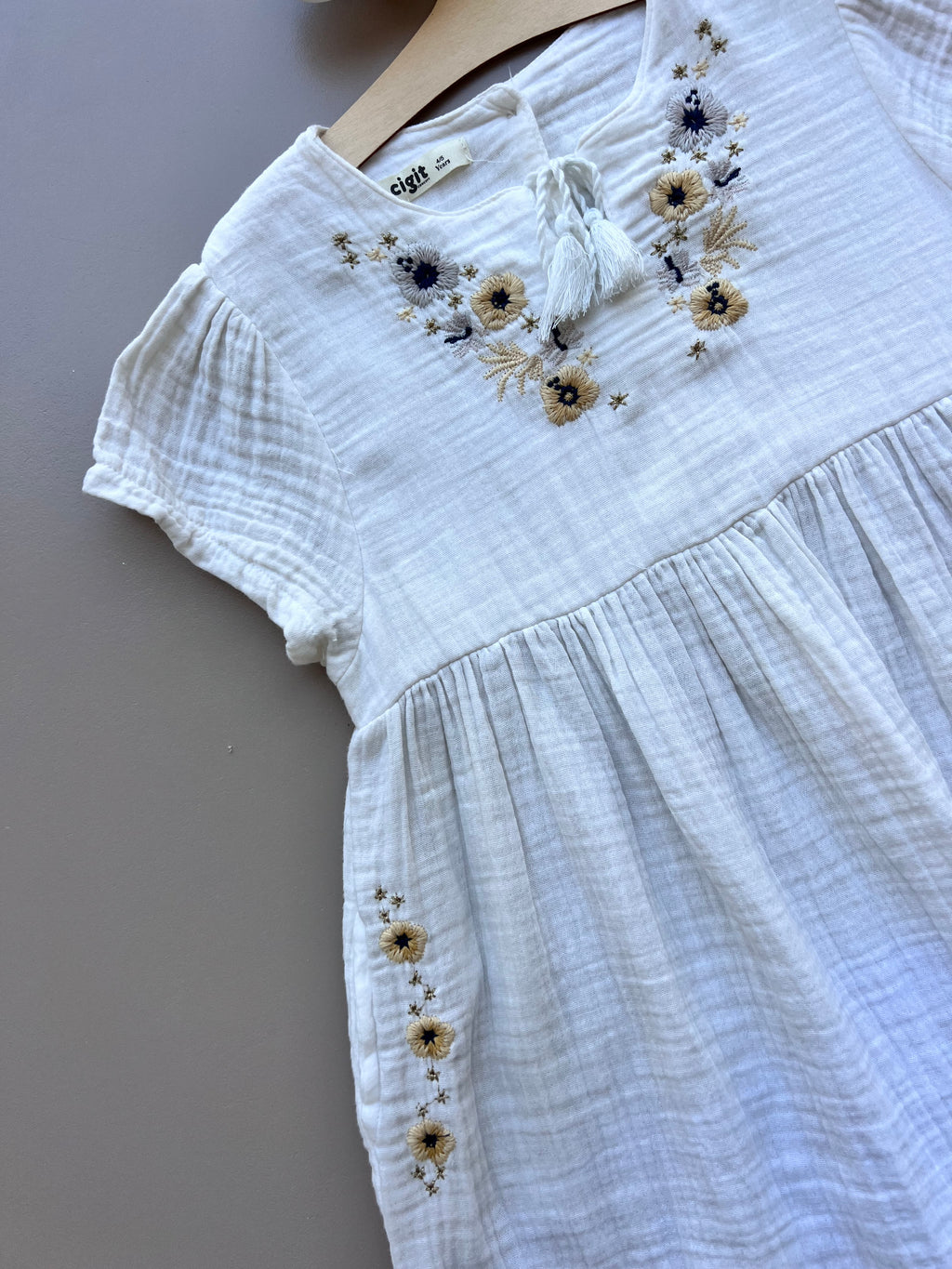 White Embroidered Dress Short Sleeves Flowers
