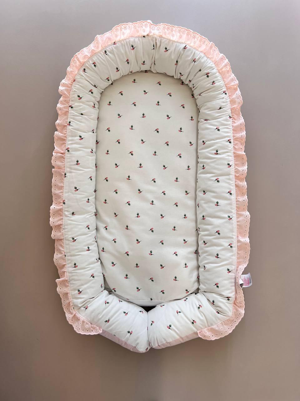 White And Pink Flowers Organic Cotton Baby Nest - La Farandole Paris