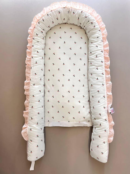 White And Pink Flowers Organic Cotton Baby Nest - La Farandole Paris
