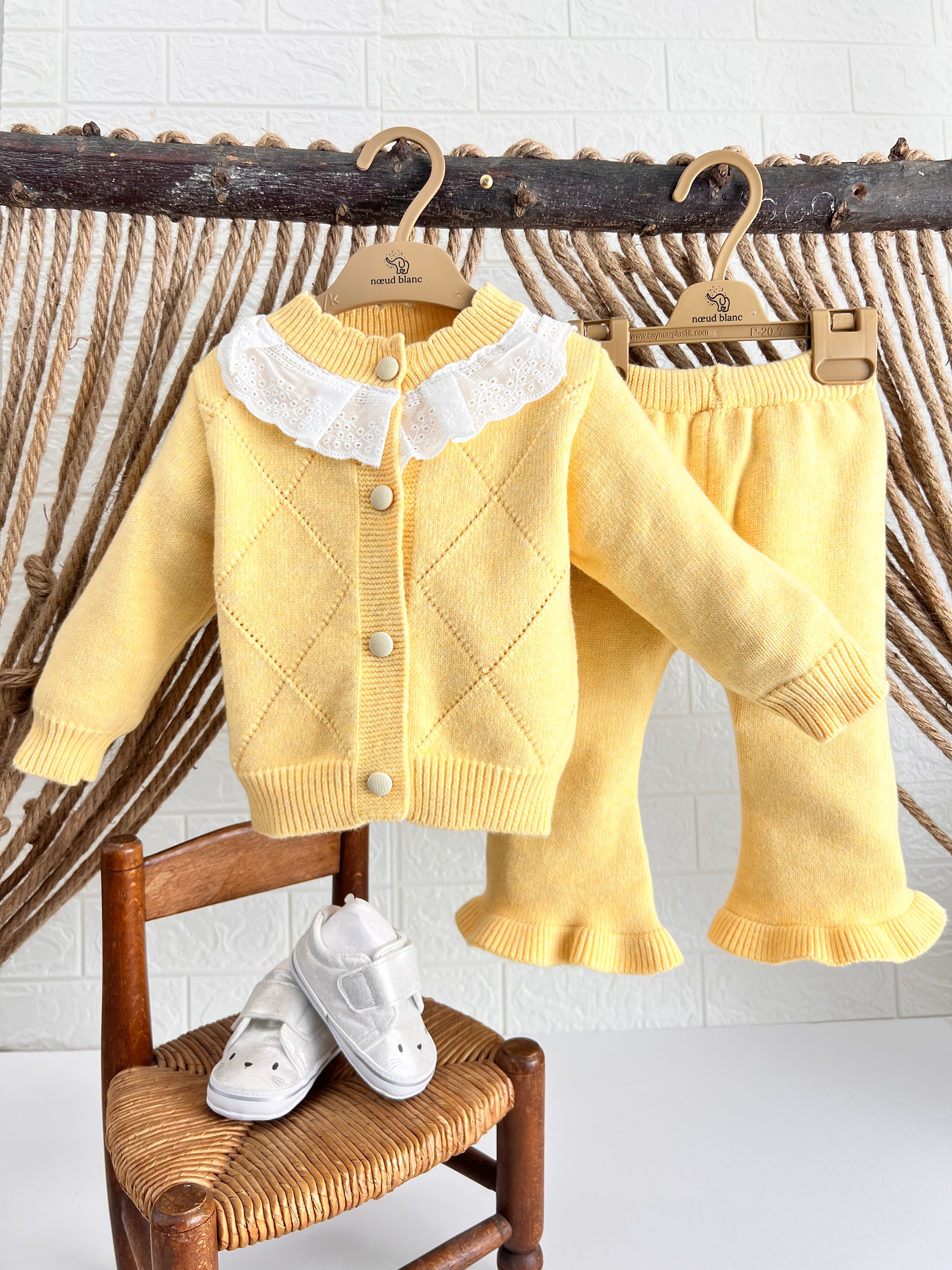 Yellow & White Collar 2 Pcs Set