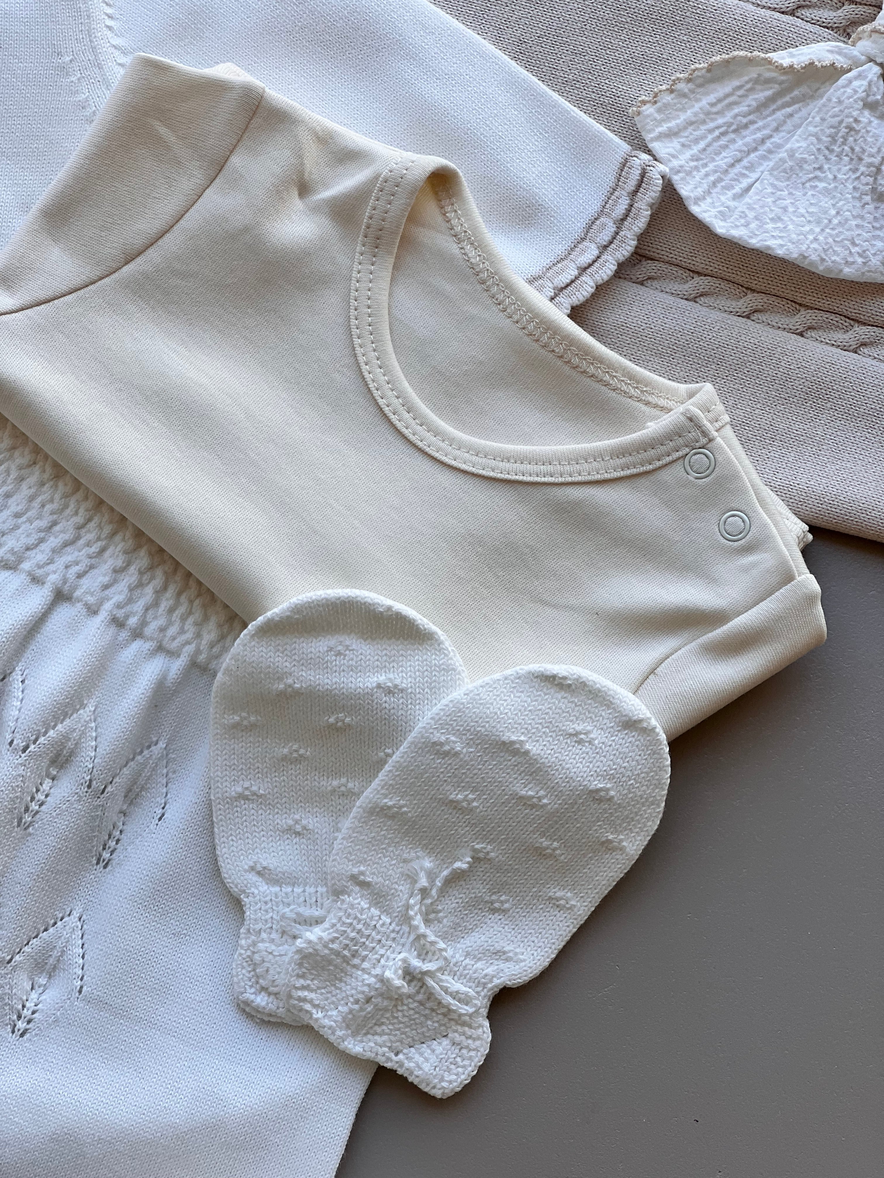 Off-White And Beige Organic Cotton Hospital Set 8 Pcs
