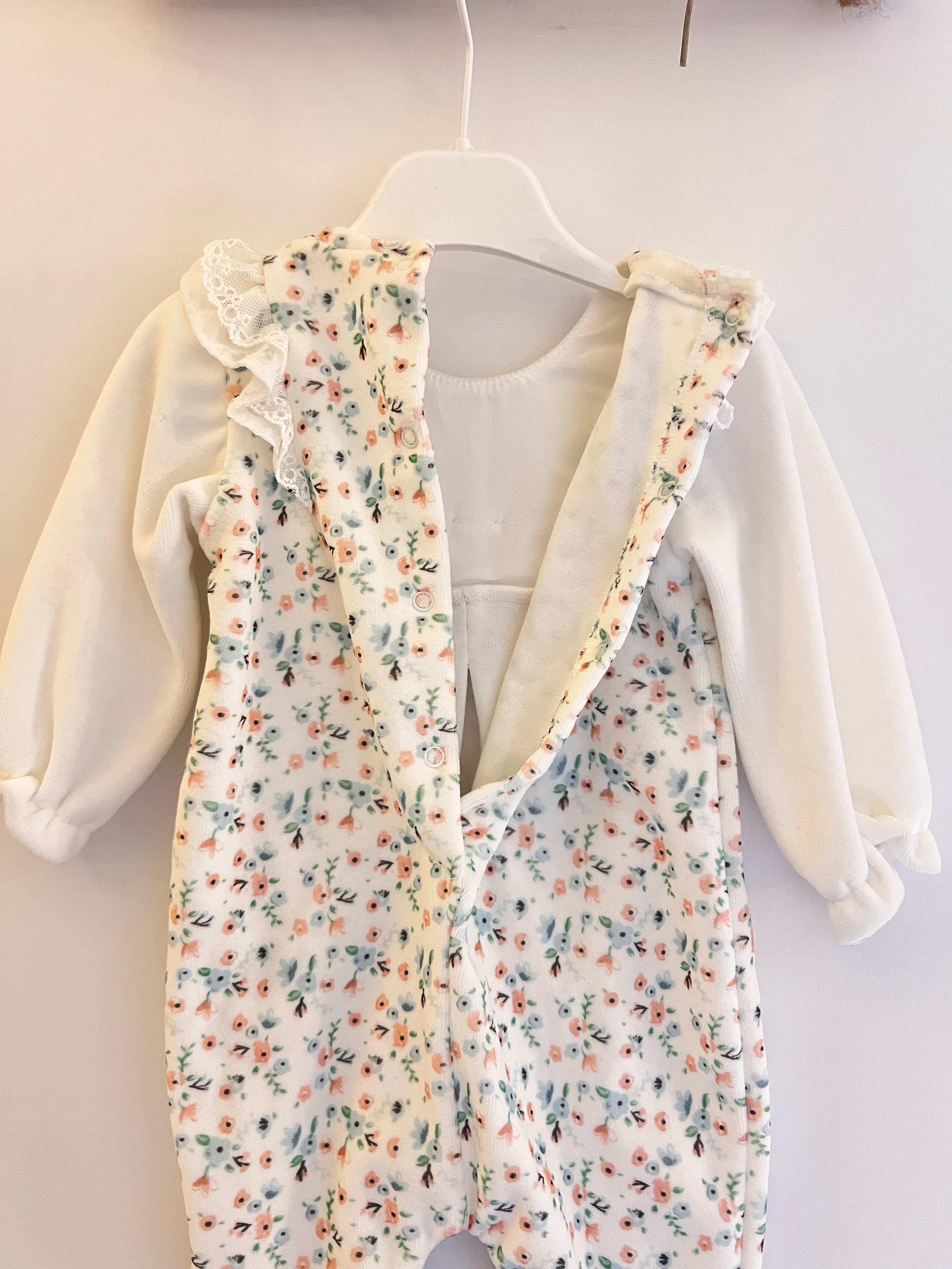 White & Flower Velvet Footed Overall