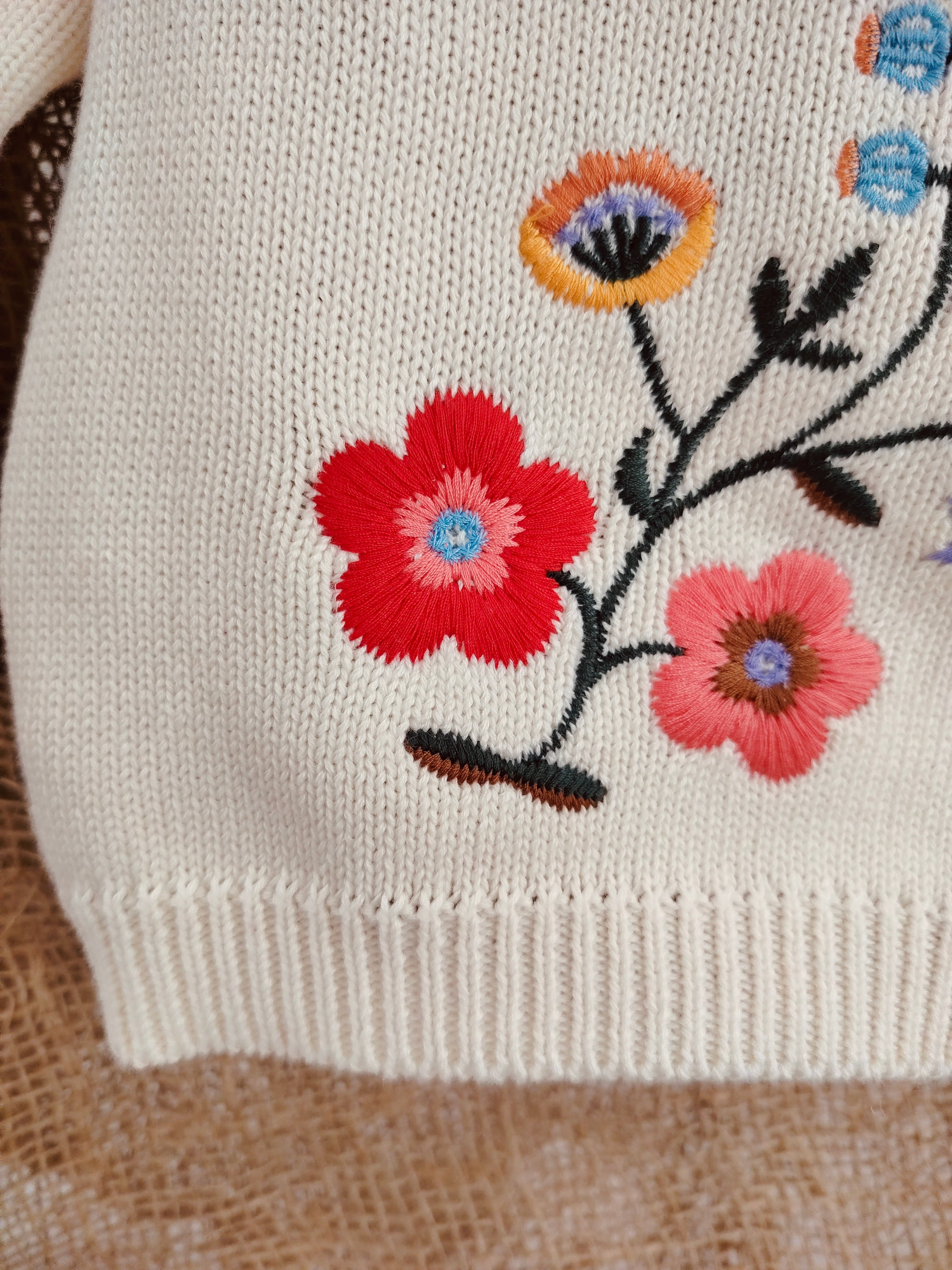 Red & Beige Ruffle Flower 2 Pcs Set