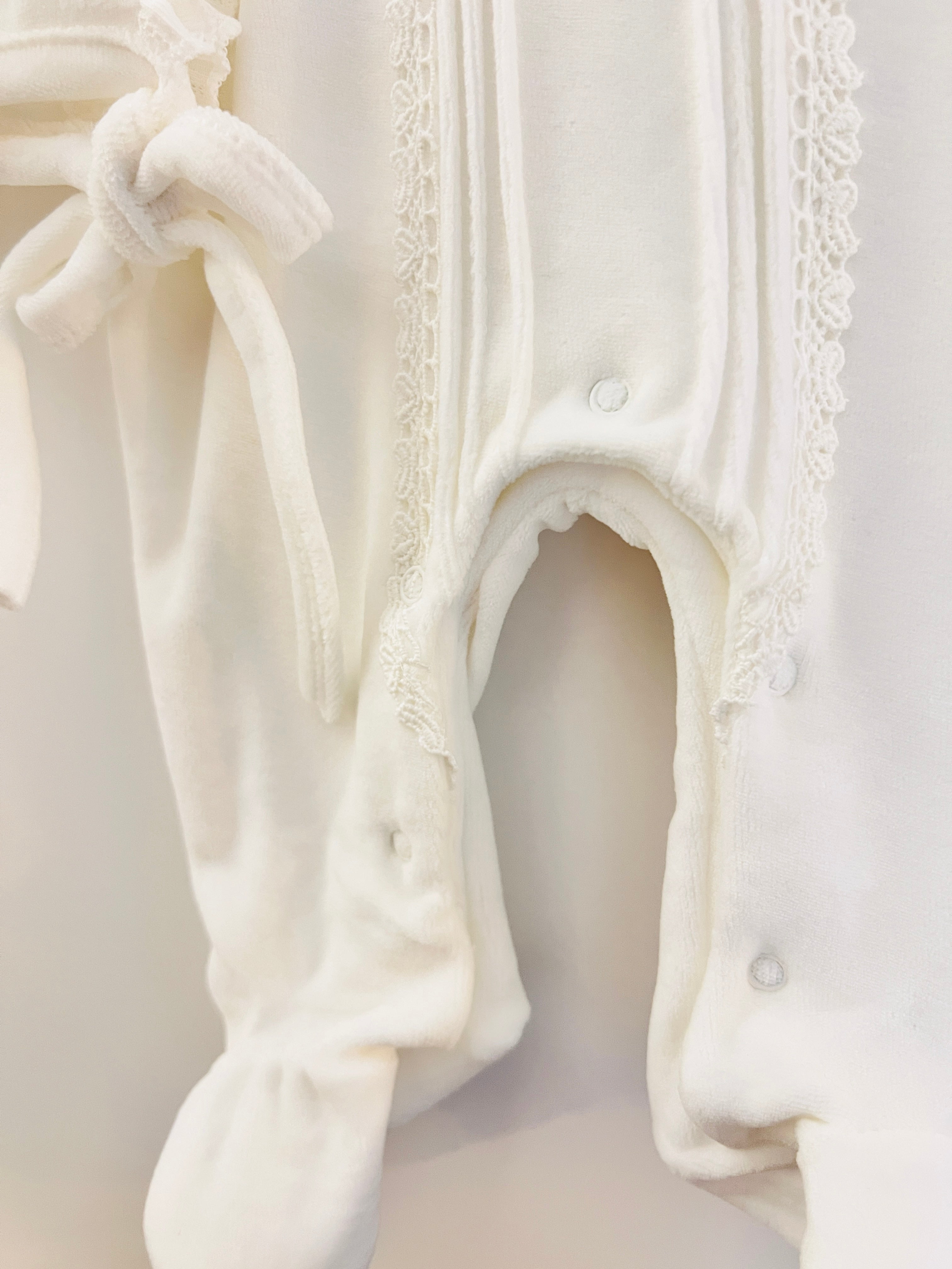 White Heart Velvet Footed Overall With Hat