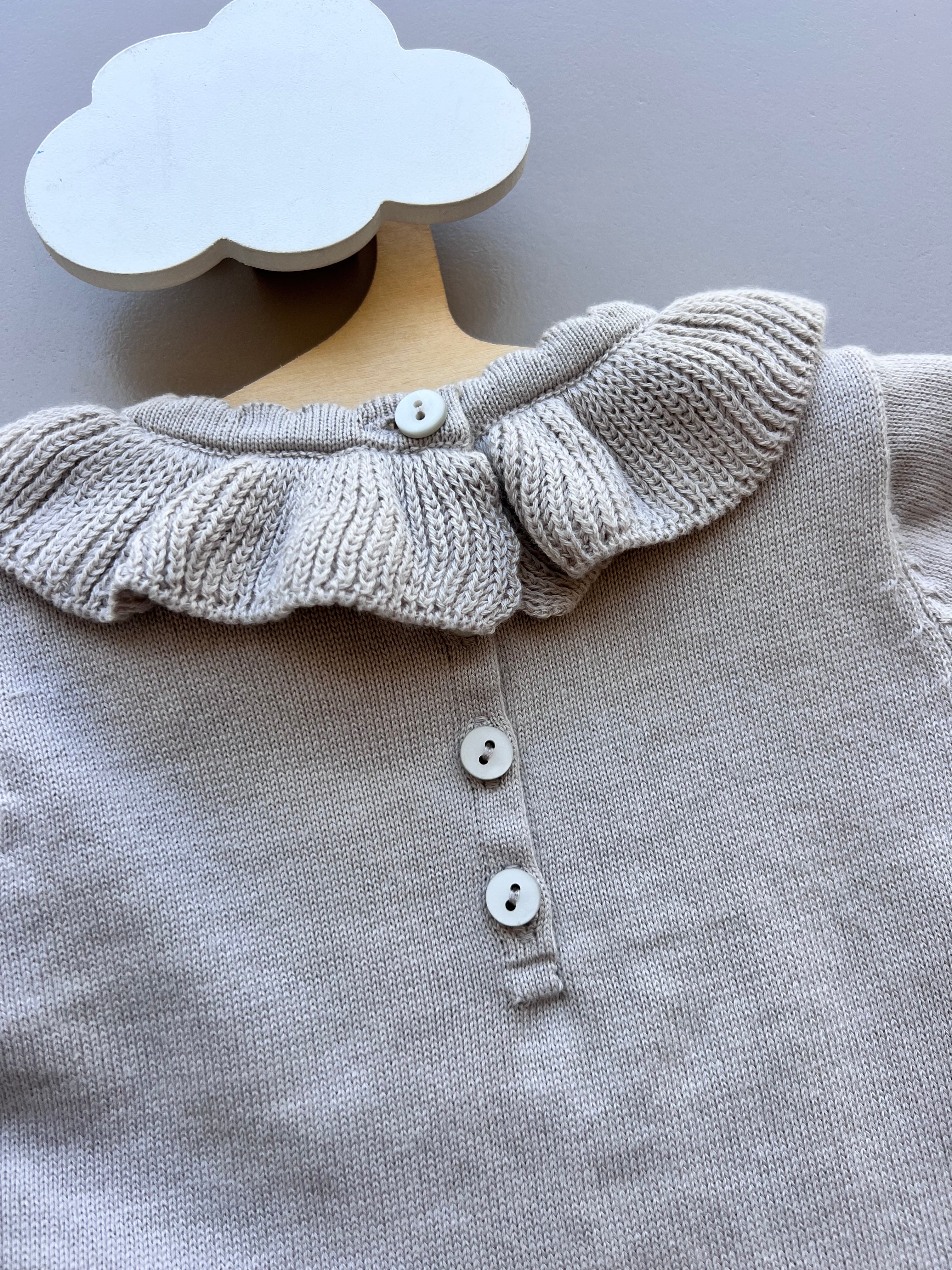 Beige Thick Cotton Dentelle Collar Body