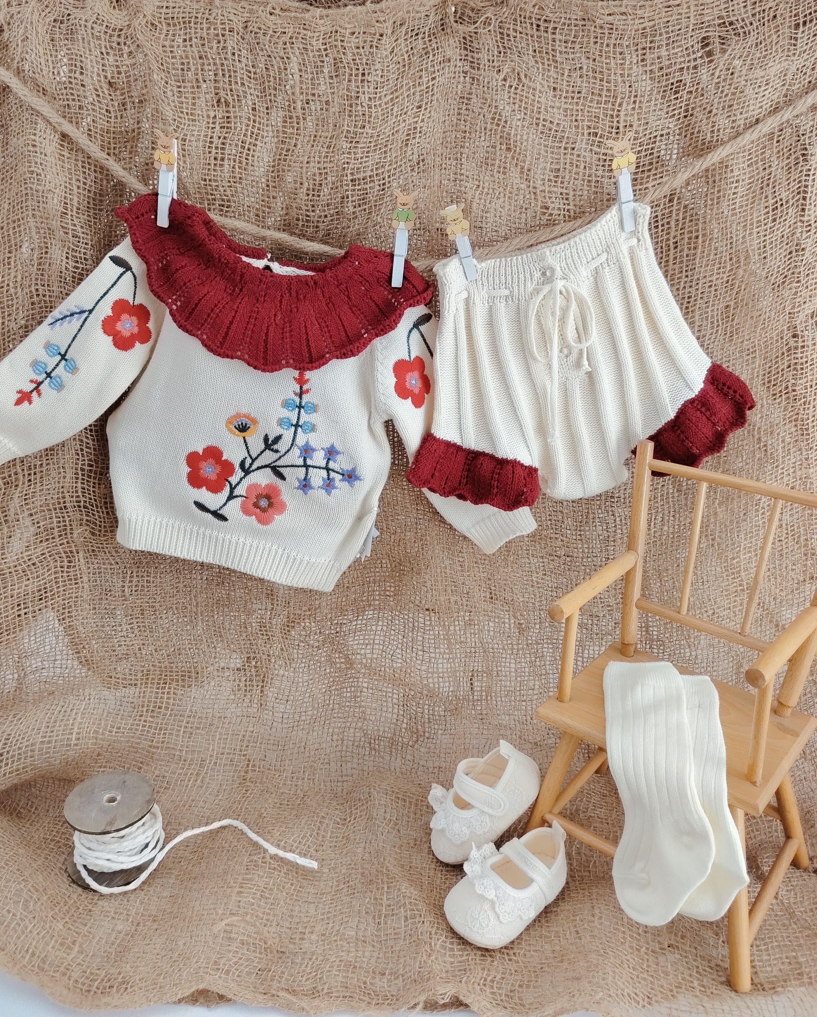 Red & Beige Ruffle Flower 2 Pcs Set