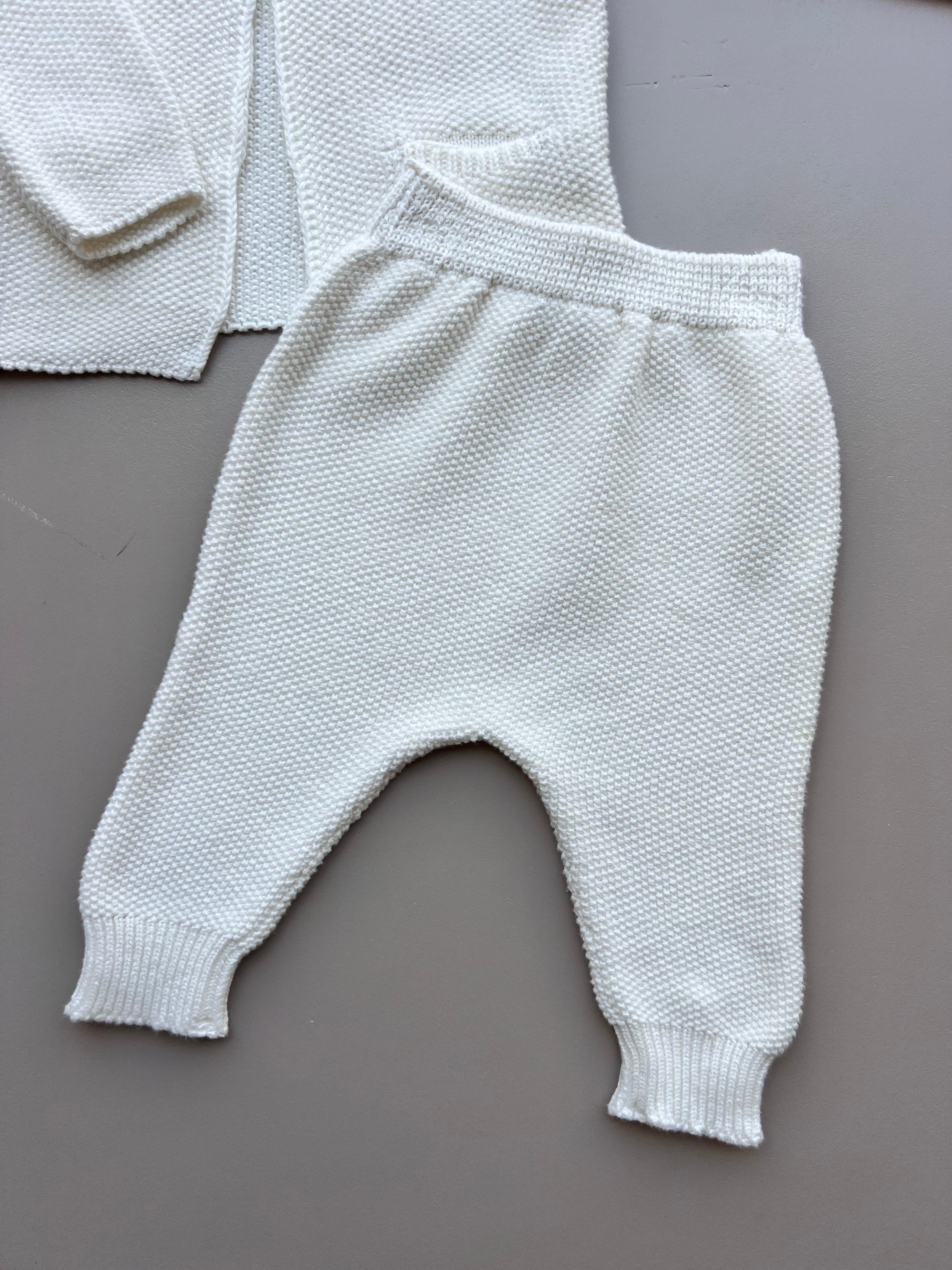 Off White Soft Wool 2Pcs Set