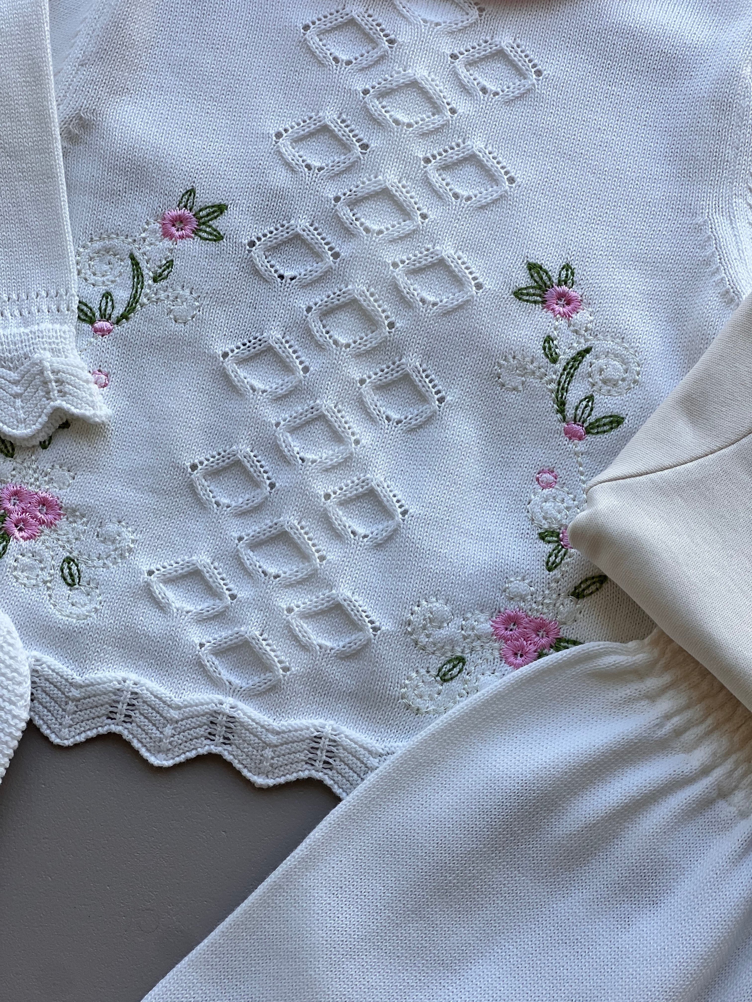 White And Pink Embroidered Organic Cotton Hospital Set 7 Pcs
