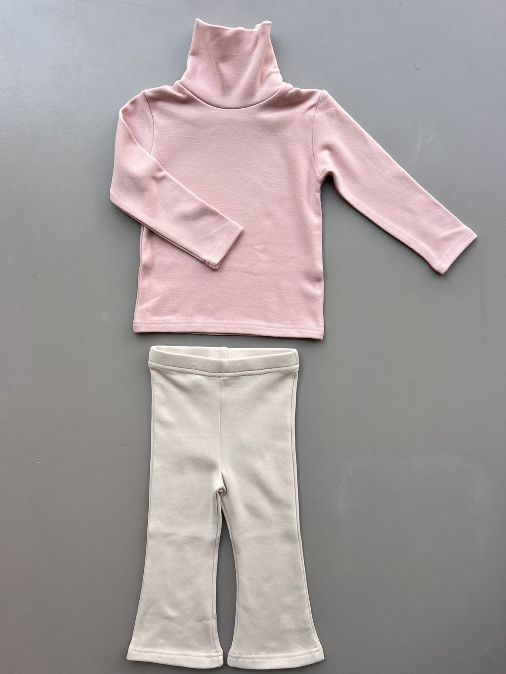 Turtle Neck Sweatshirt