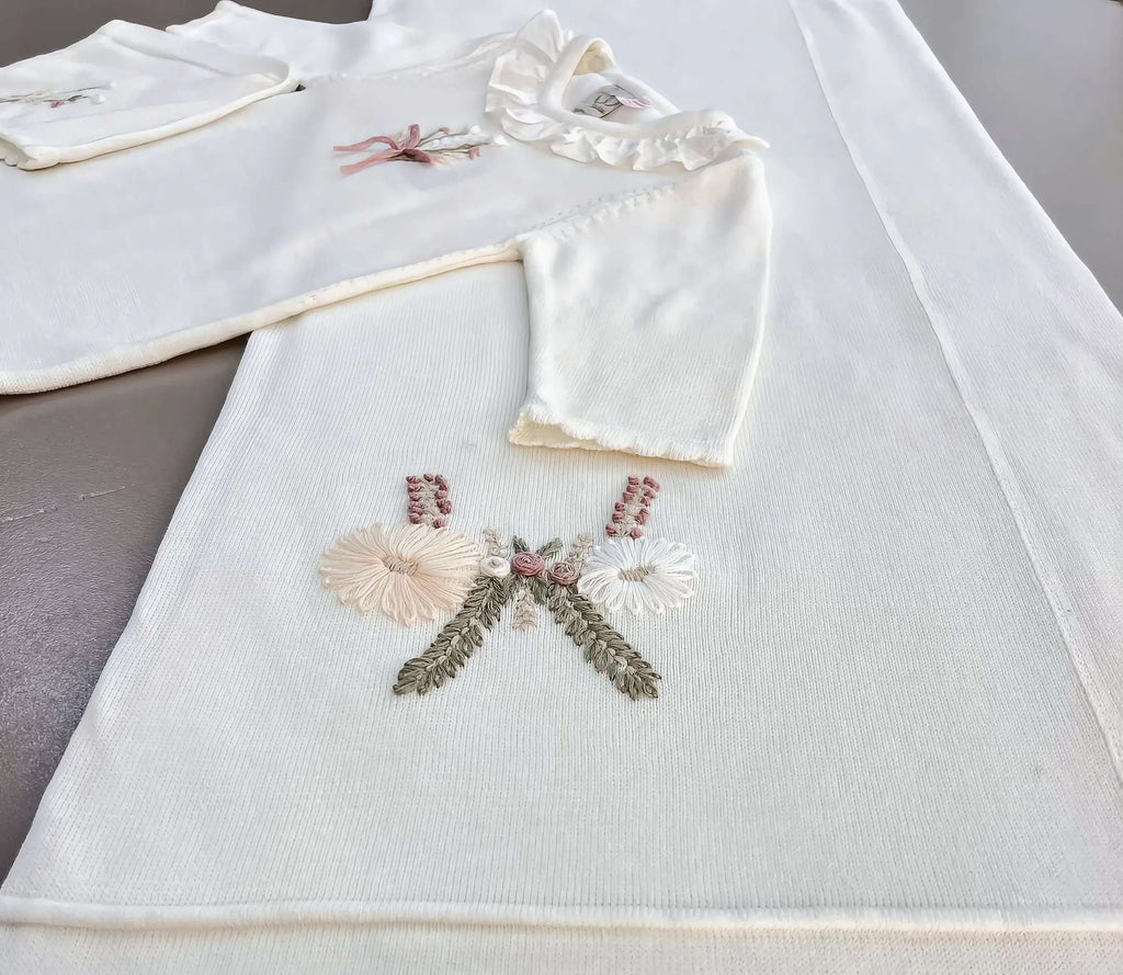 EAC Organic cotton Off-White Ruffles Flower Bouquet Embroidered Hospital Set 5 Pcs