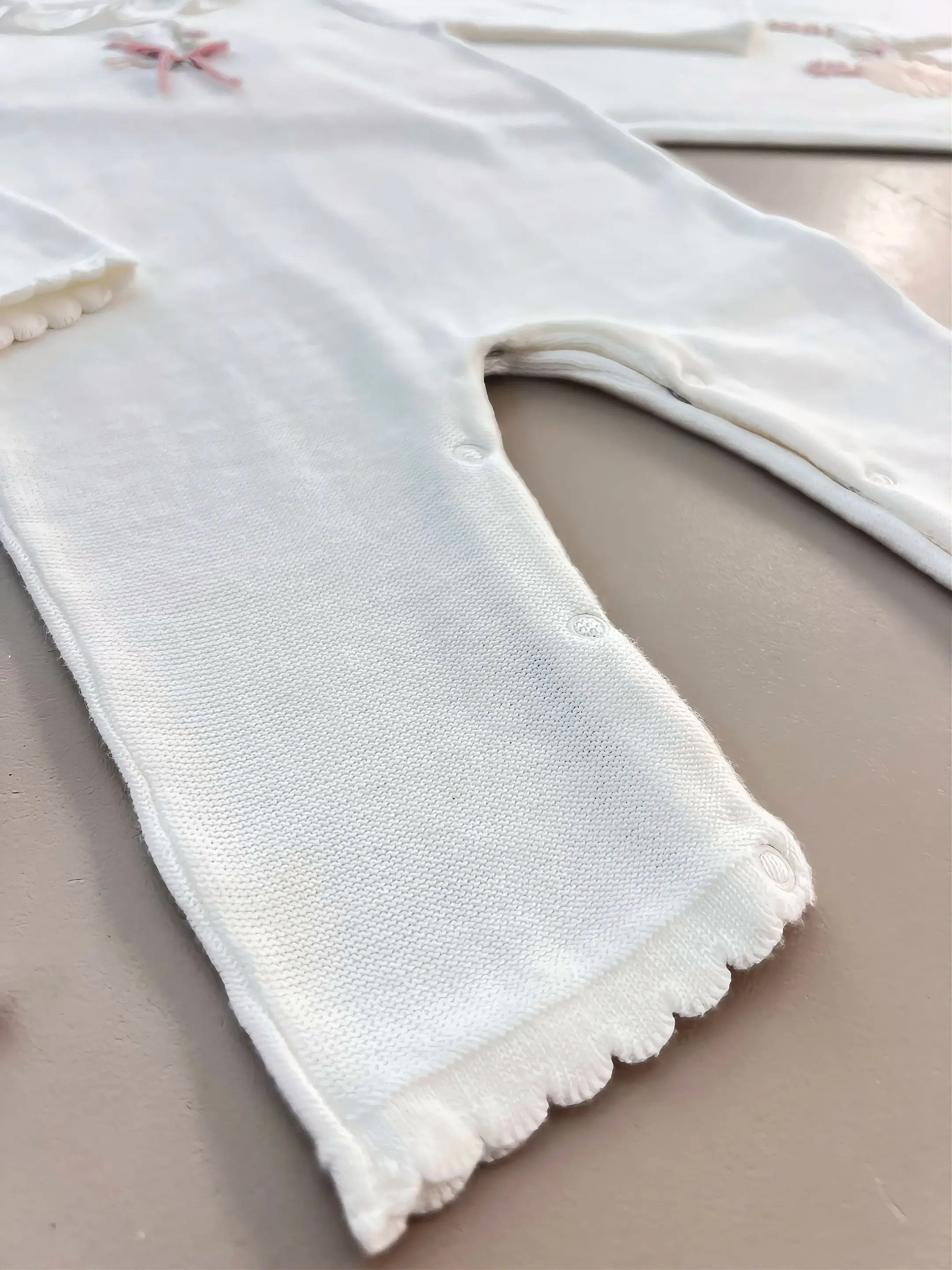 EAC Organic cotton Off-White Ruffles Flower Bouquet Embroidered Hospital Set 5 Pcs