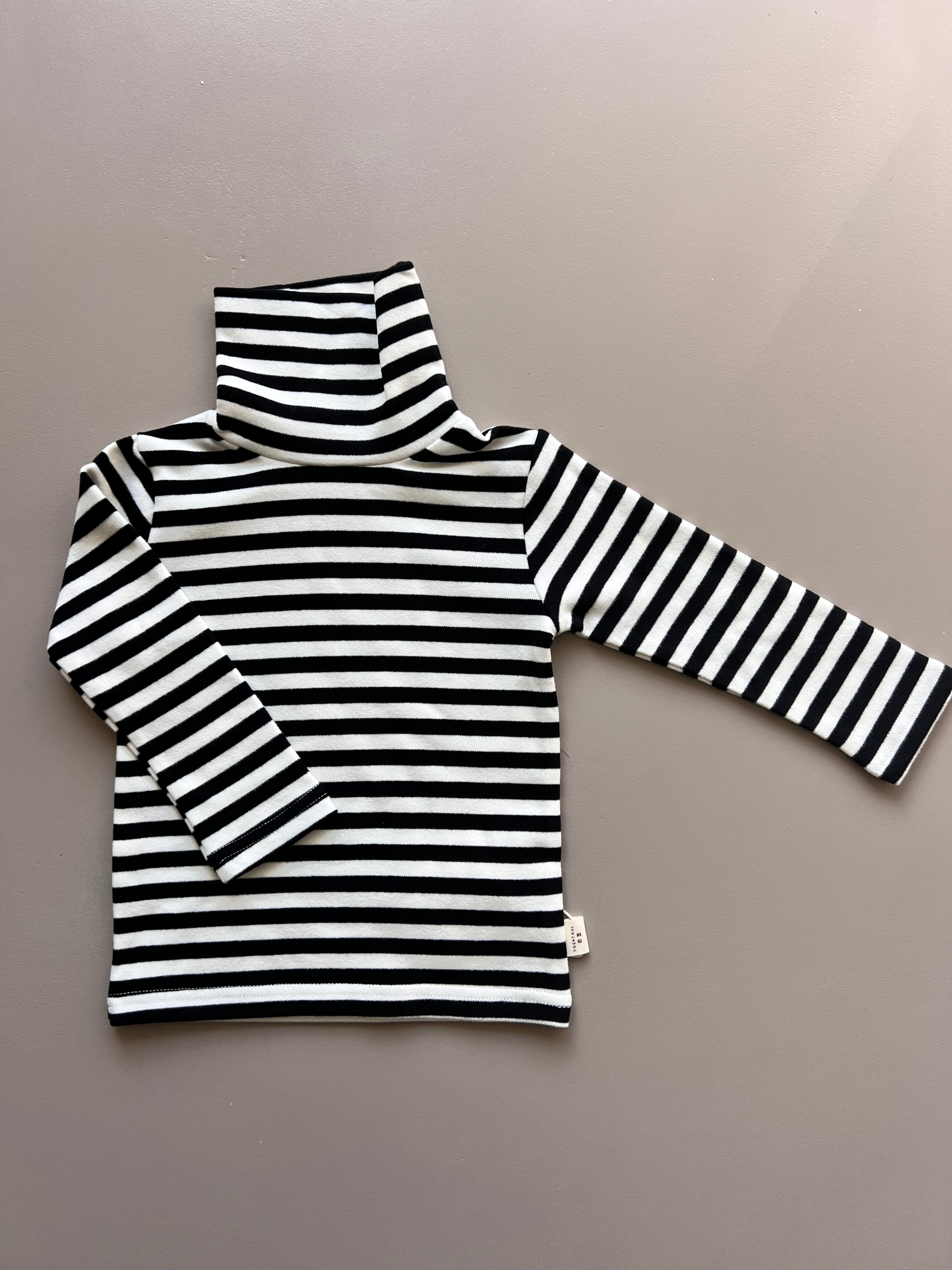 Stripped Turtle Neck Velvet Sweatshirt