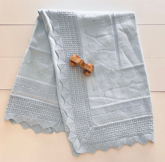 blue and white 0rganic cotton blanket